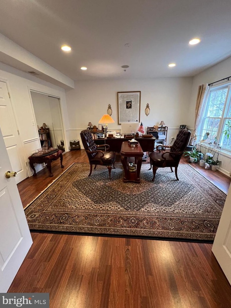 200 Long Trail Ln, Rockville MD 20850-7771 exterior