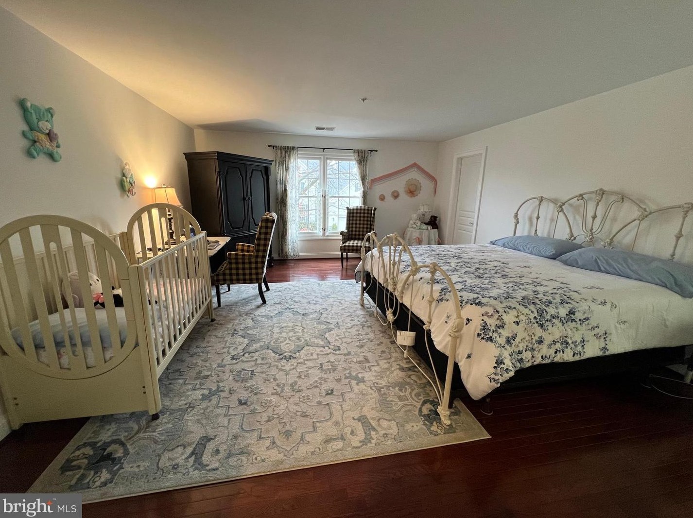 200 Long Trail Ln, Rockville MD 20850-7771 exterior