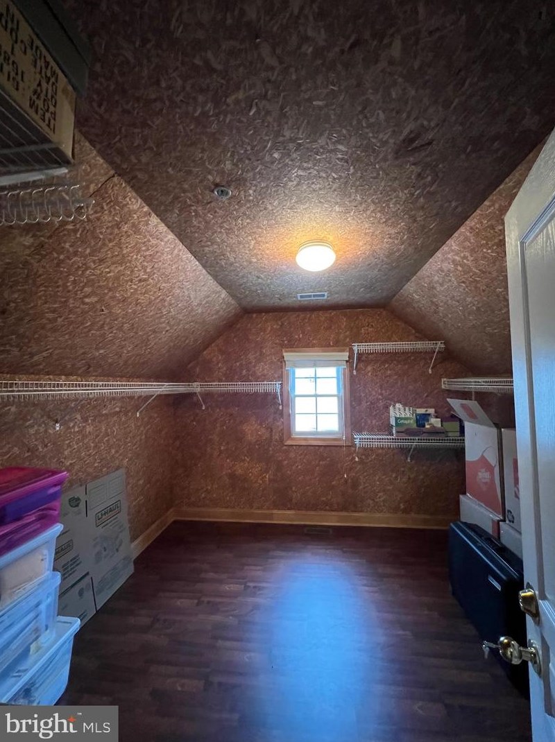 200 Long Trail Ln, Rockville MD 20850-7771 exterior