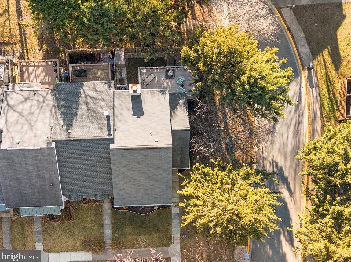 8628 Fountain Valley Dr, Gaithersburg MD  20886-5673 exterior