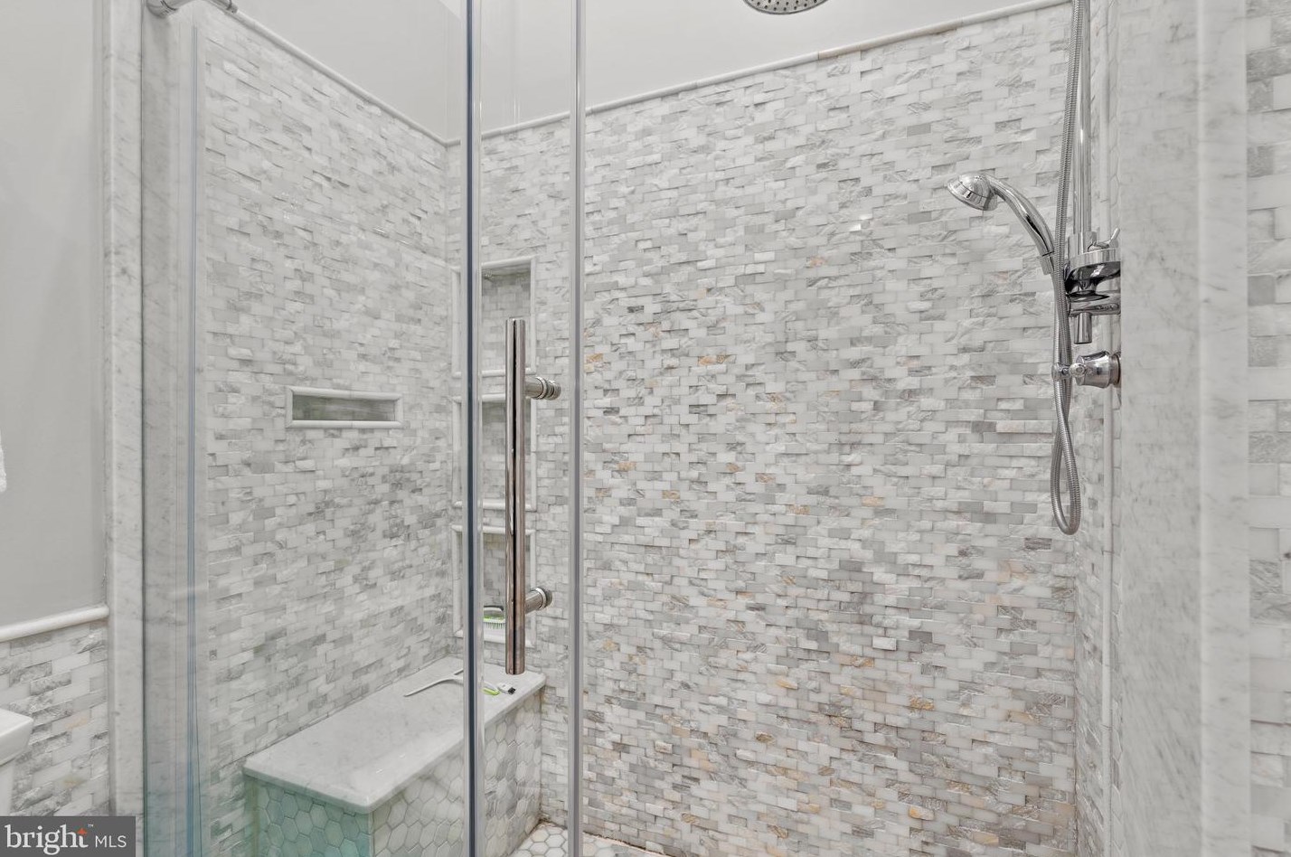 8628 Fountain Valley Dr, Gaithersburg MD  20886-5673 exterior