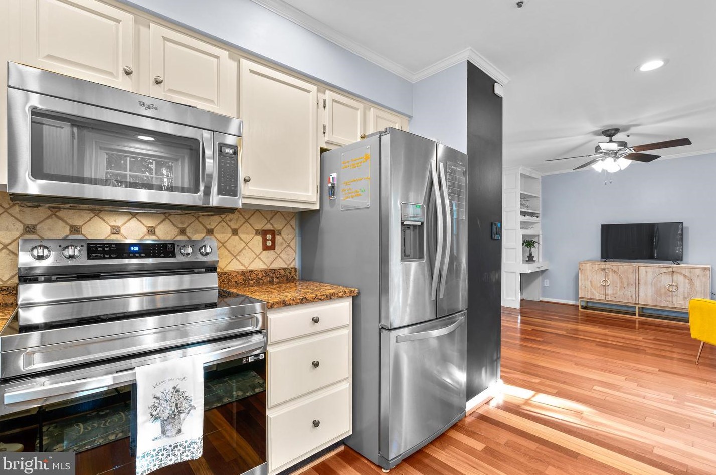 8628 Fountain Valley Dr, Gaithersburg MD  20886-5673 exterior