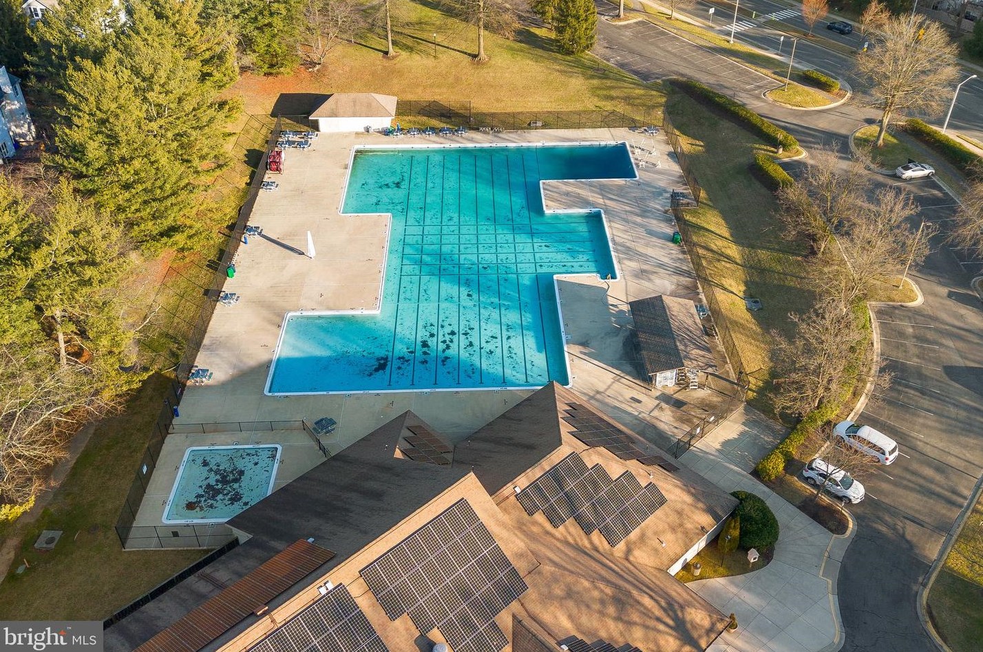 8628 Fountain Valley Dr, Gaithersburg MD  20886-5673 exterior