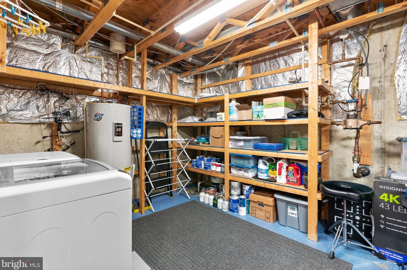 8628 Fountain Valley Dr, Gaithersburg MD  20886-5673 exterior