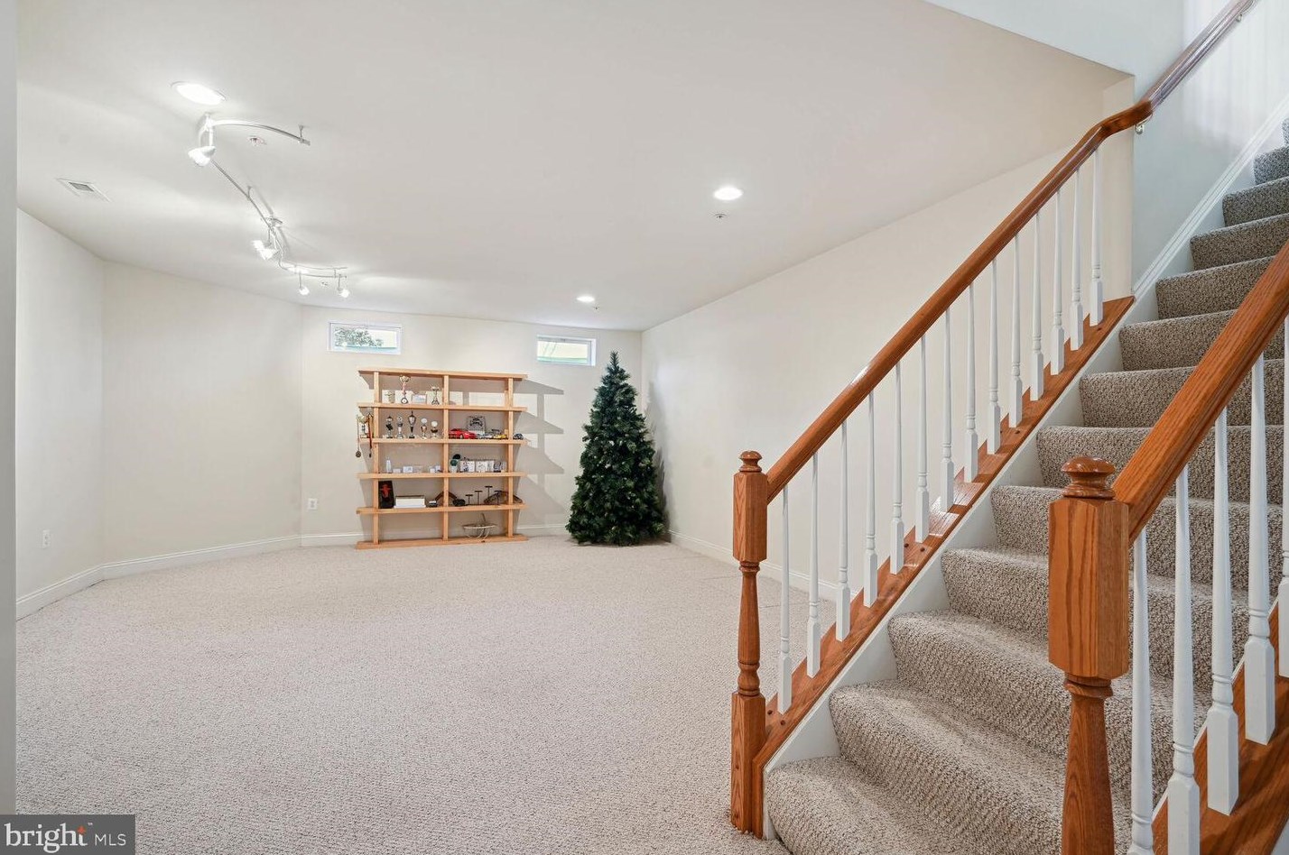 17610 Auburn Village Dr, Sandy Spring MD  20860-1045 exterior