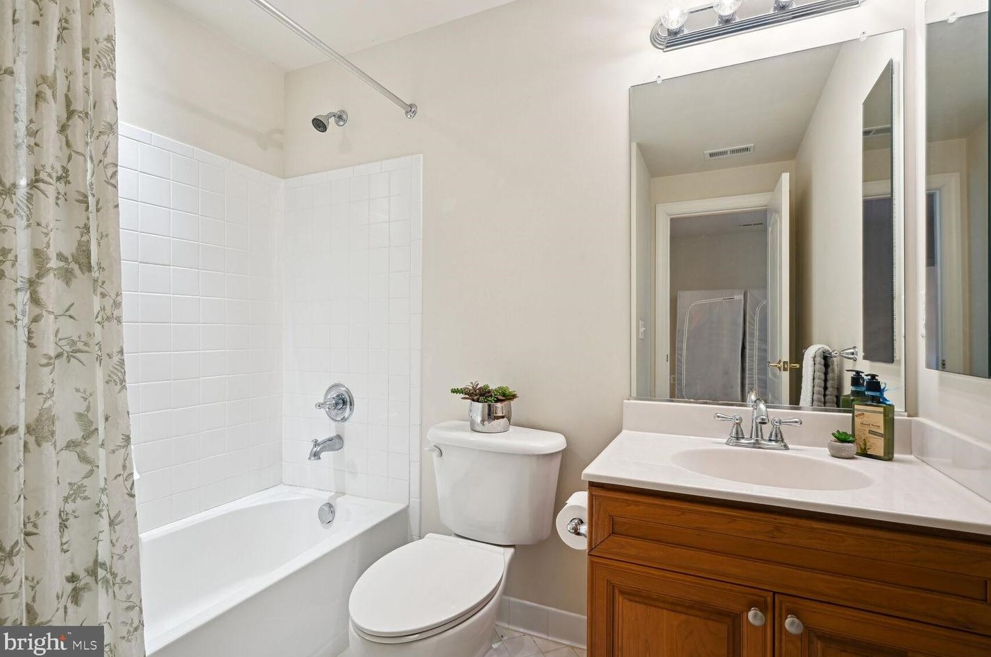 17610 Auburn Village Dr, Sandy Spring MD  20860-1045 exterior