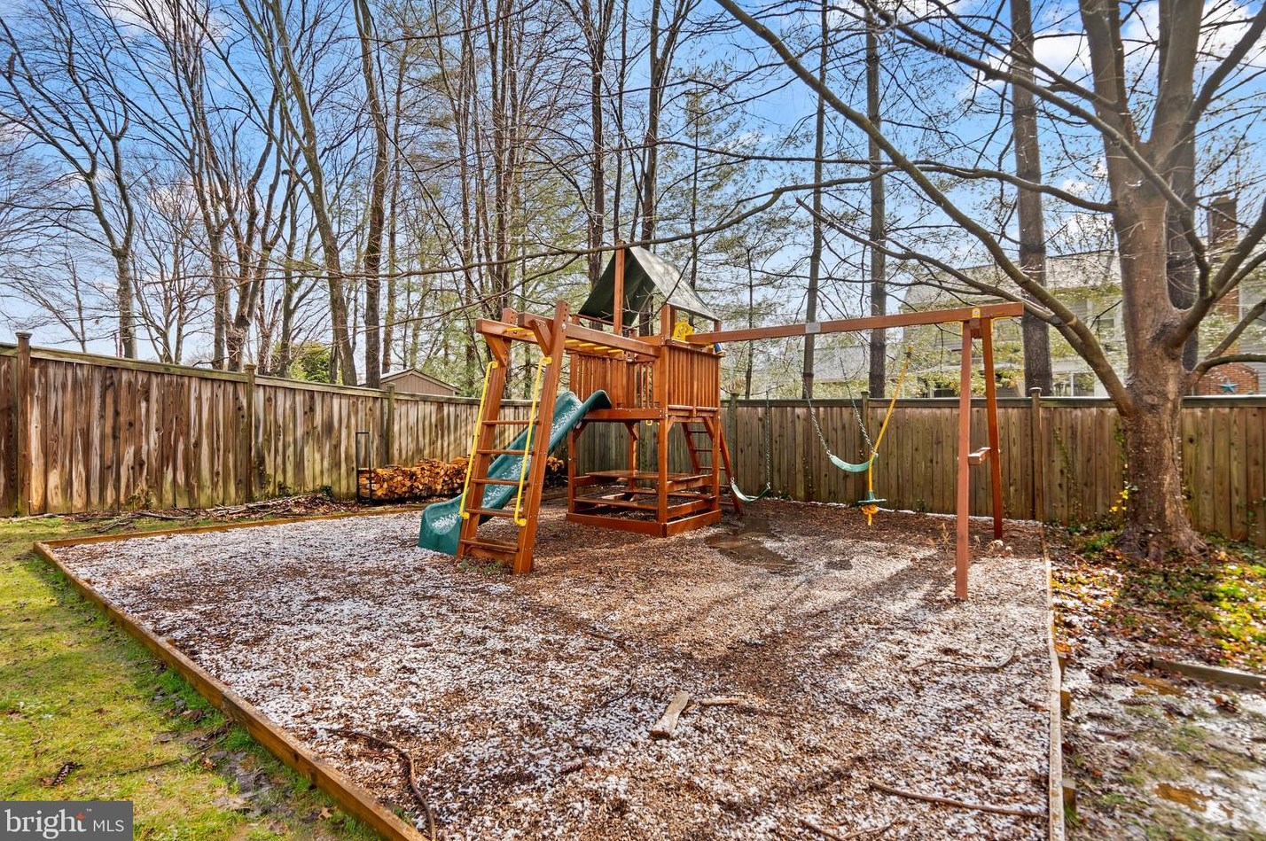 4208 Thorncroft Ter, Olney MD  20832-2950 exterior