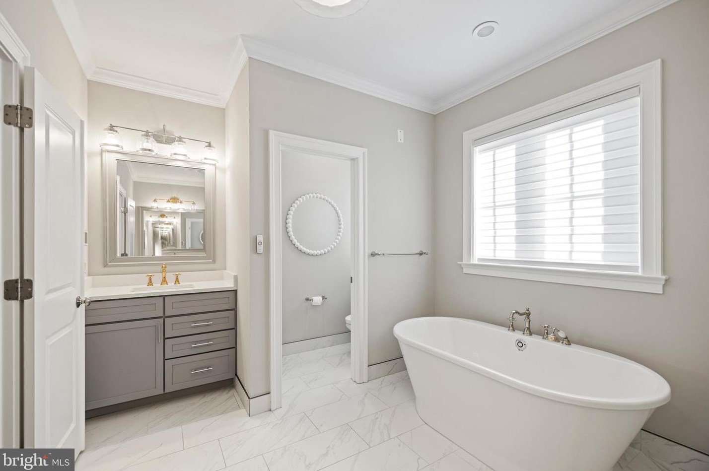 5816 Kingswood Rd, Bethesda MD 20814-1822 exterior