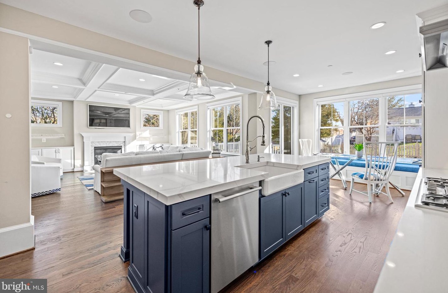 5816 Kingswood Rd, Bethesda MD 20814-1822 exterior