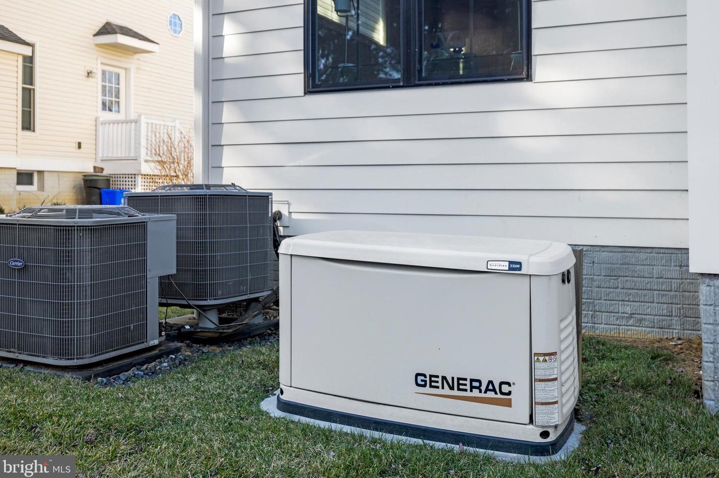 5816 Kingswood Rd, Bethesda MD 20814-1822 exterior