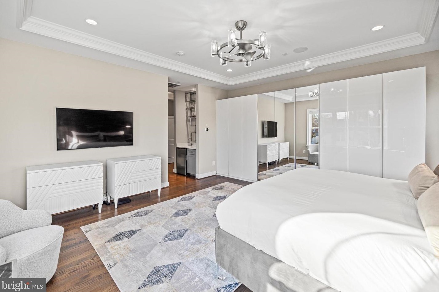 5816 Kingswood Rd, Bethesda MD 20814-1822 exterior