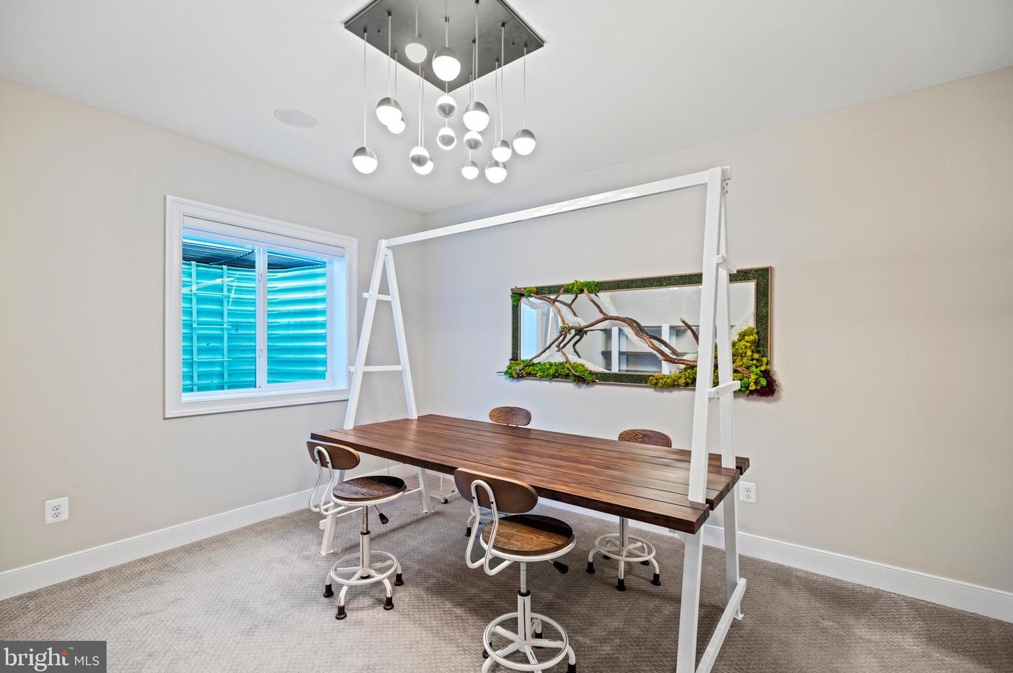 5816 Kingswood Rd, Bethesda MD 20814-1822 exterior