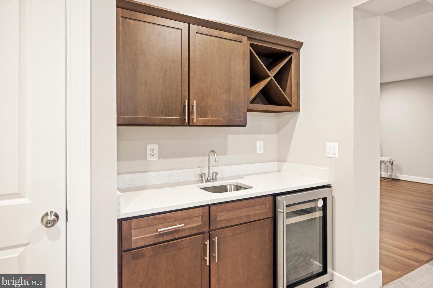 5816 Kingswood Rd, Bethesda MD 20814-1822 exterior