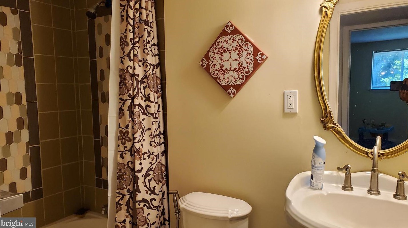 25004 Woodfield School Rd, Gaithersburg MD  20882-3711 exterior