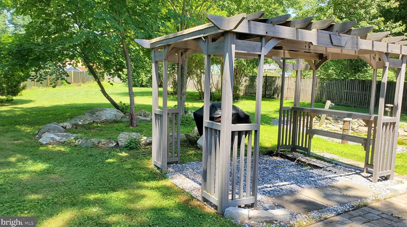 25004 Woodfield School Rd, Gaithersburg MD  20882-3711 exterior