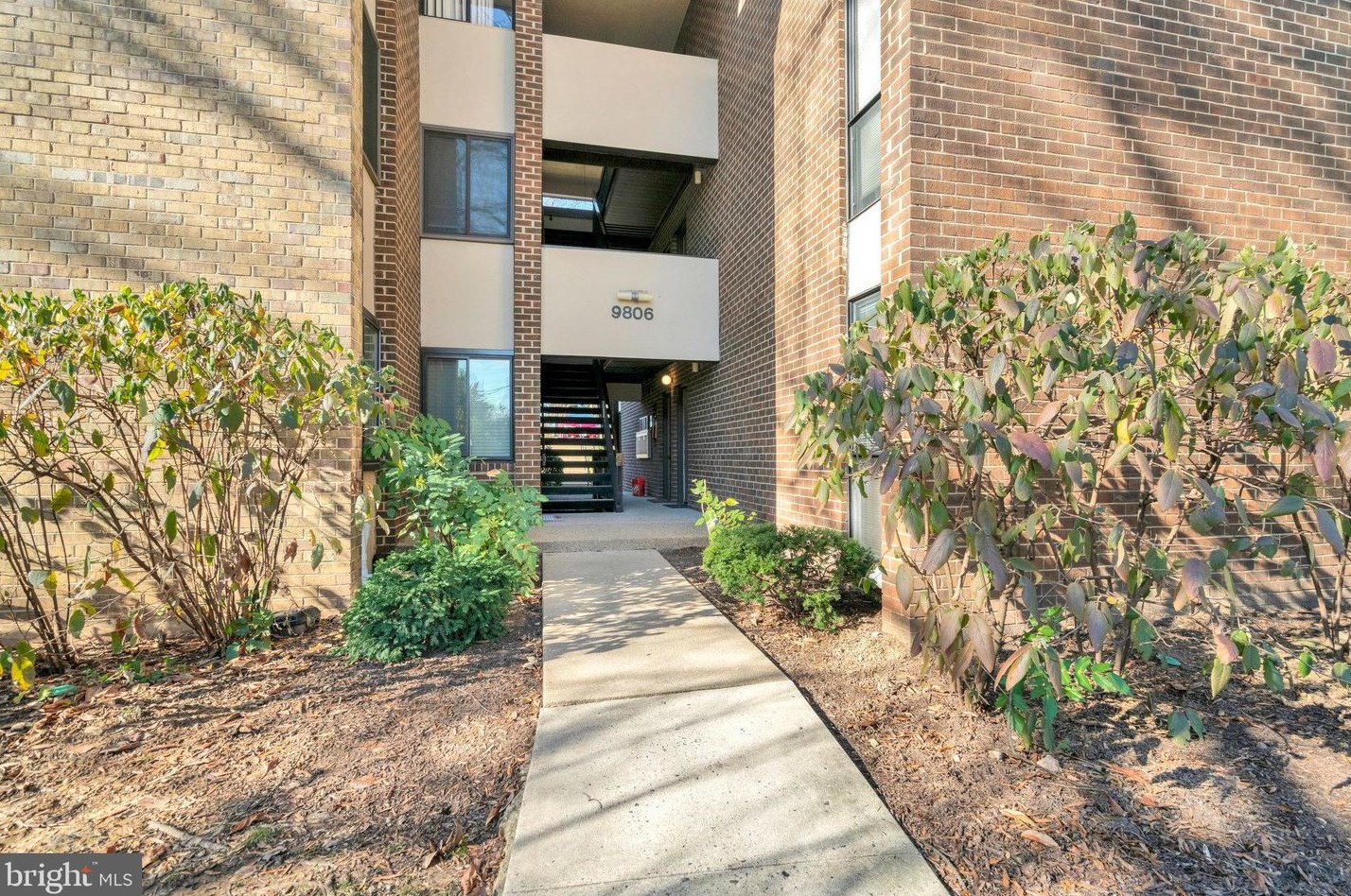 9806 Georgia Ave, Silver Spring MD 20902-5237 exterior
