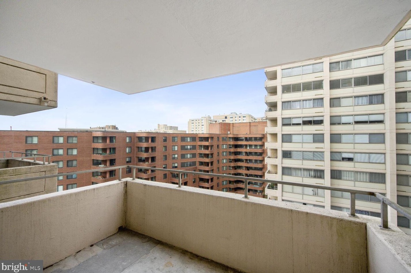 4515 Willard Ave, Bethesda MD  20815-3622 exterior