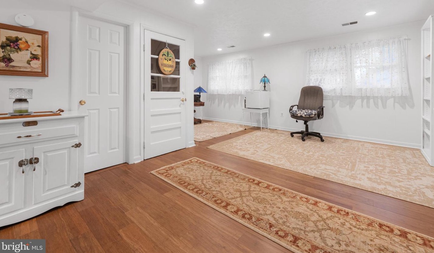 15300 Beaufort Pl, Silver Spring MD  20905-4202 exterior