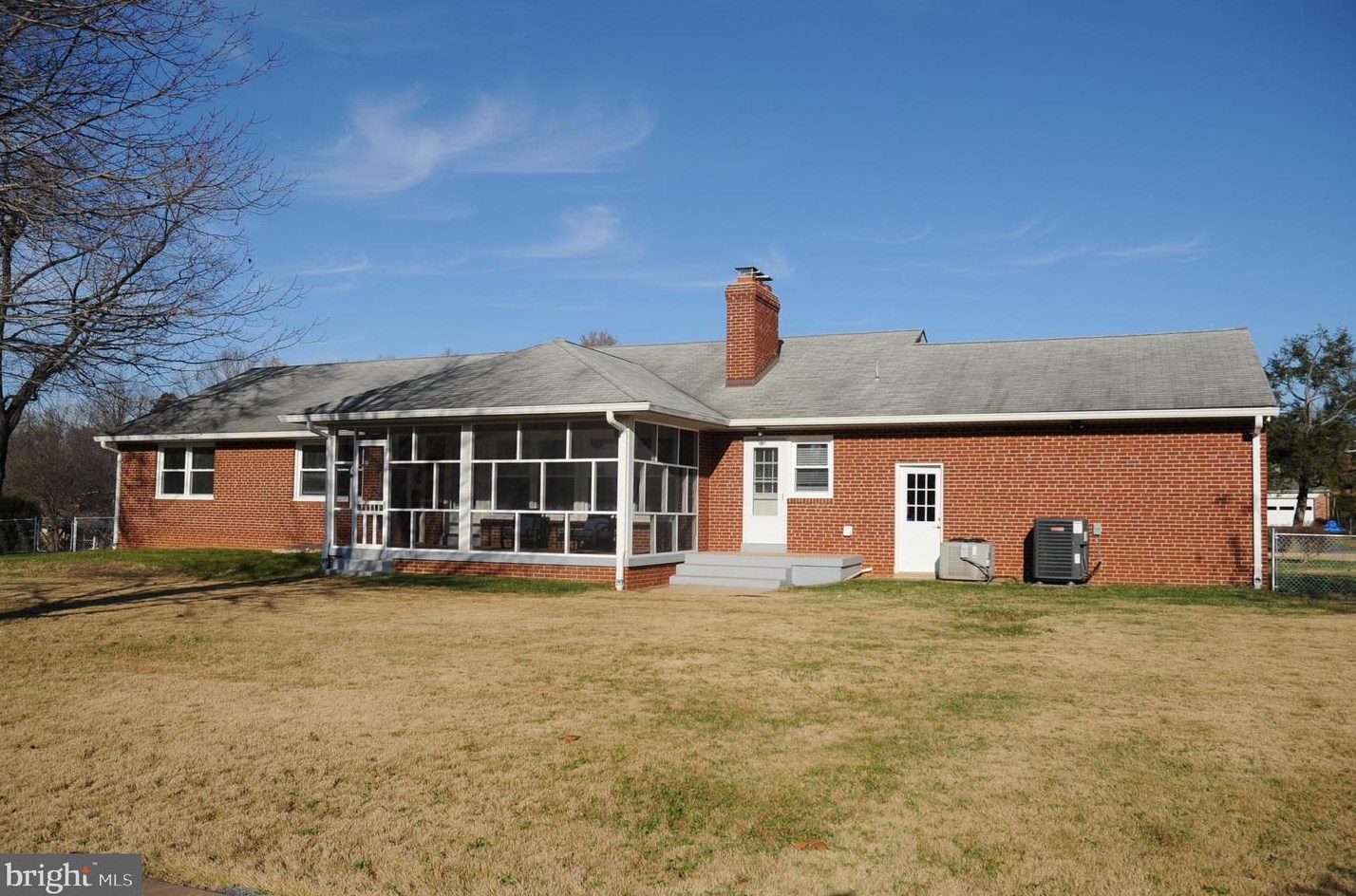 16632 Alden Ave, Gaithersburg MD  20877-1504 exterior