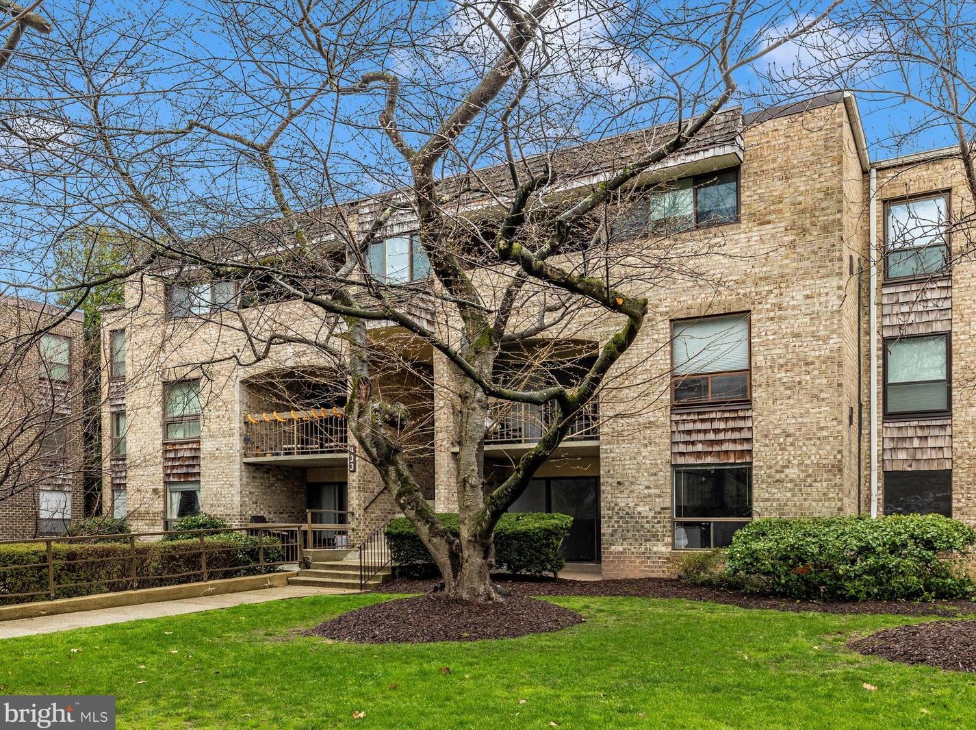 433 Christopher Ave, Gaithersburg MD  20879-3538 exterior