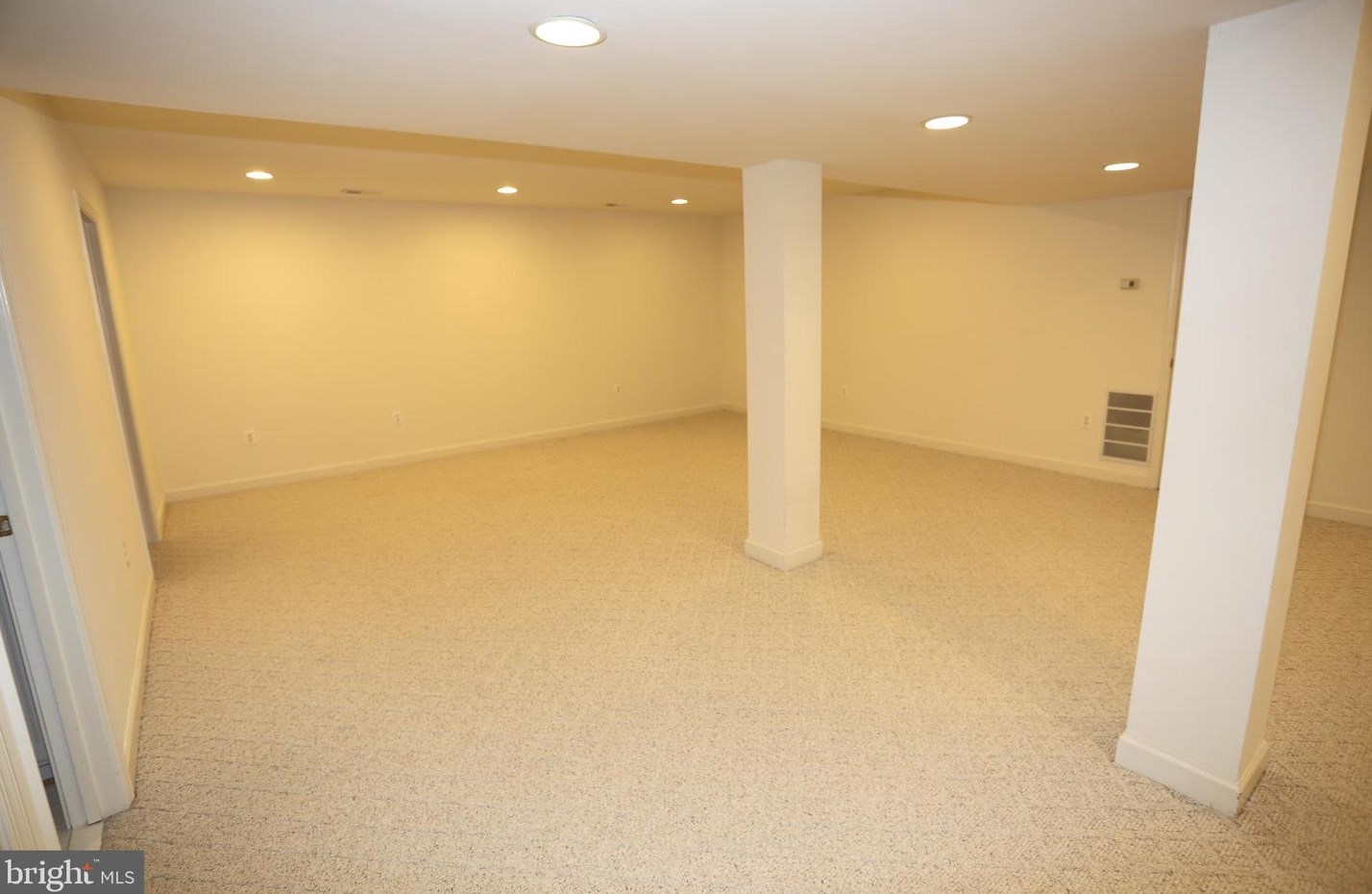 13603 Gum Spg Dr, Rockville MD 20850-3587 exterior