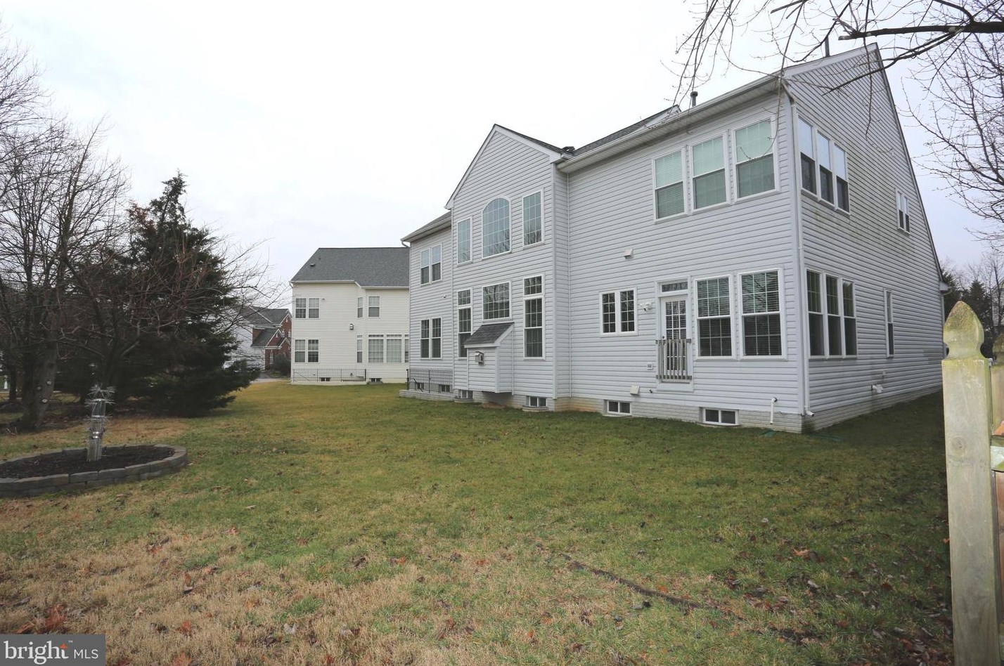 13603 Gum Spg Dr, Rockville MD 20850-3587 exterior