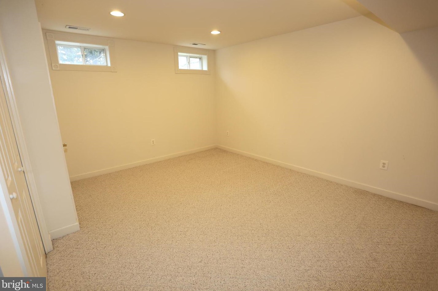 13603 Gum Spg Dr, Rockville MD 20850-3587 exterior