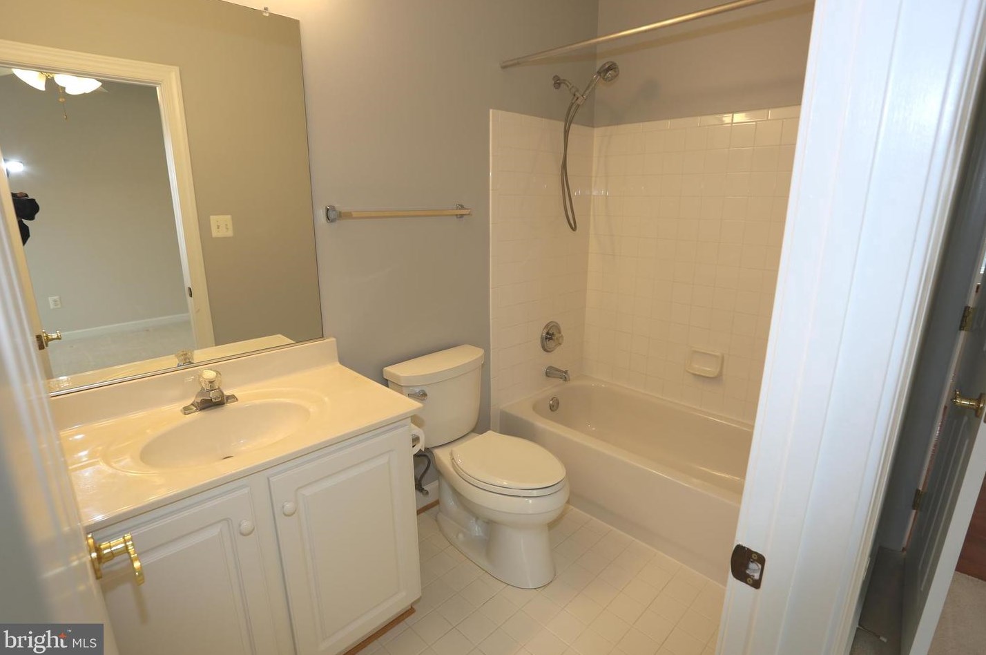 13603 Gum Spg Dr, Rockville MD 20850-3587 exterior