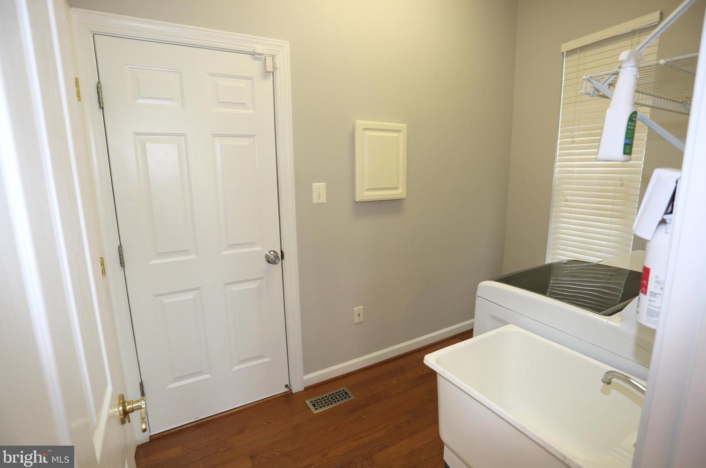 13603 Gum Spg Dr, Rockville MD 20850-3587 exterior