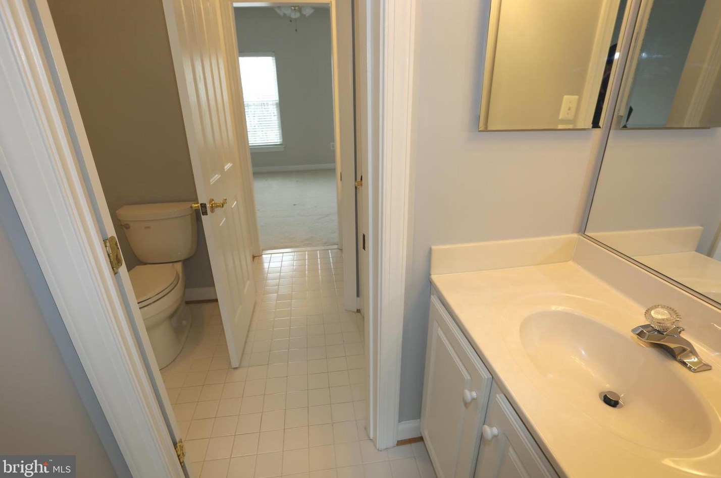 13603 Gum Spg Dr, Rockville MD 20850-3587 exterior