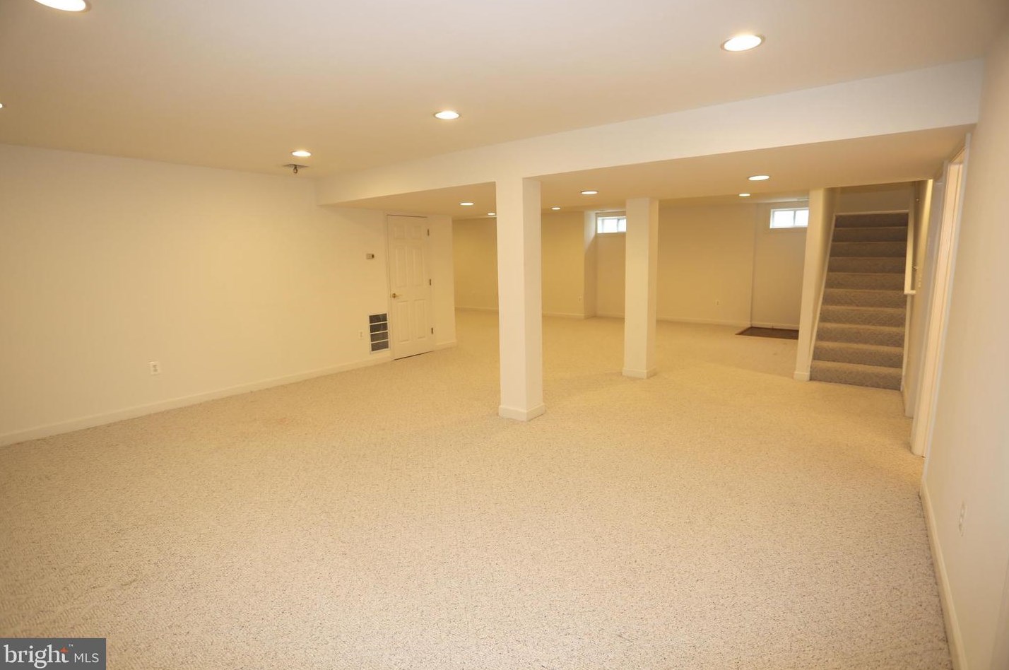 13603 Gum Spg Dr, Rockville MD 20850-3587 exterior