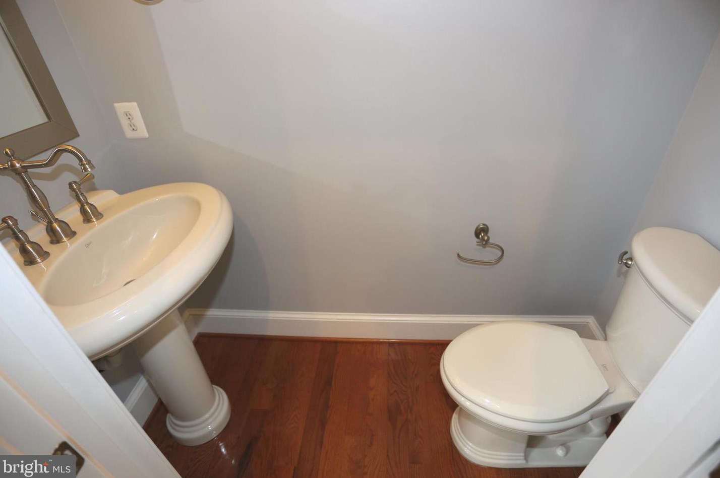 13603 Gum Spg Dr, Rockville MD 20850-3587 exterior