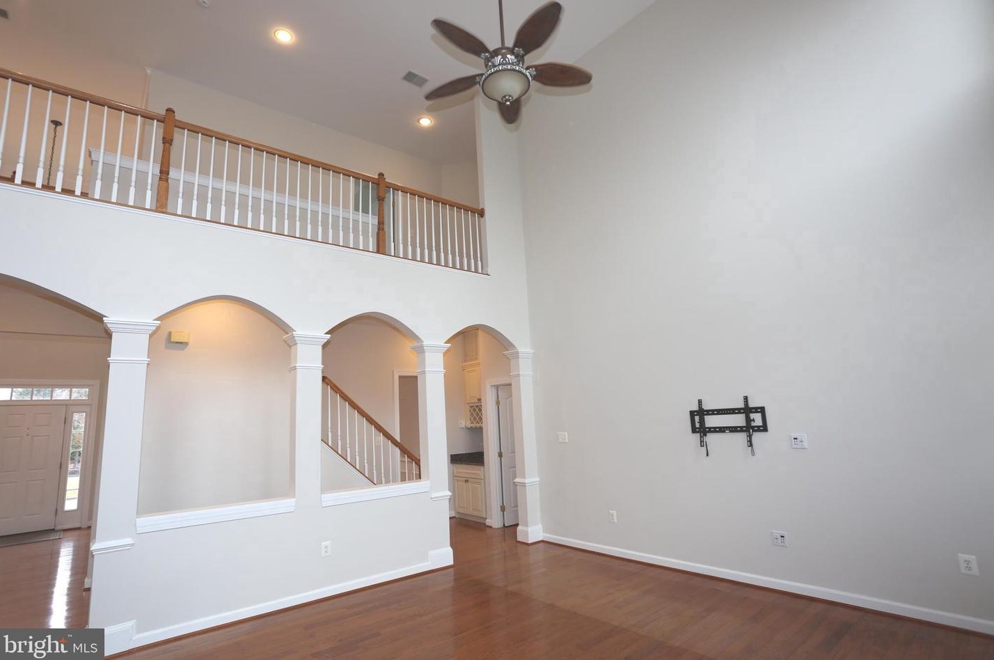 13603 Gum Spg Dr, Rockville MD 20850-3587 exterior