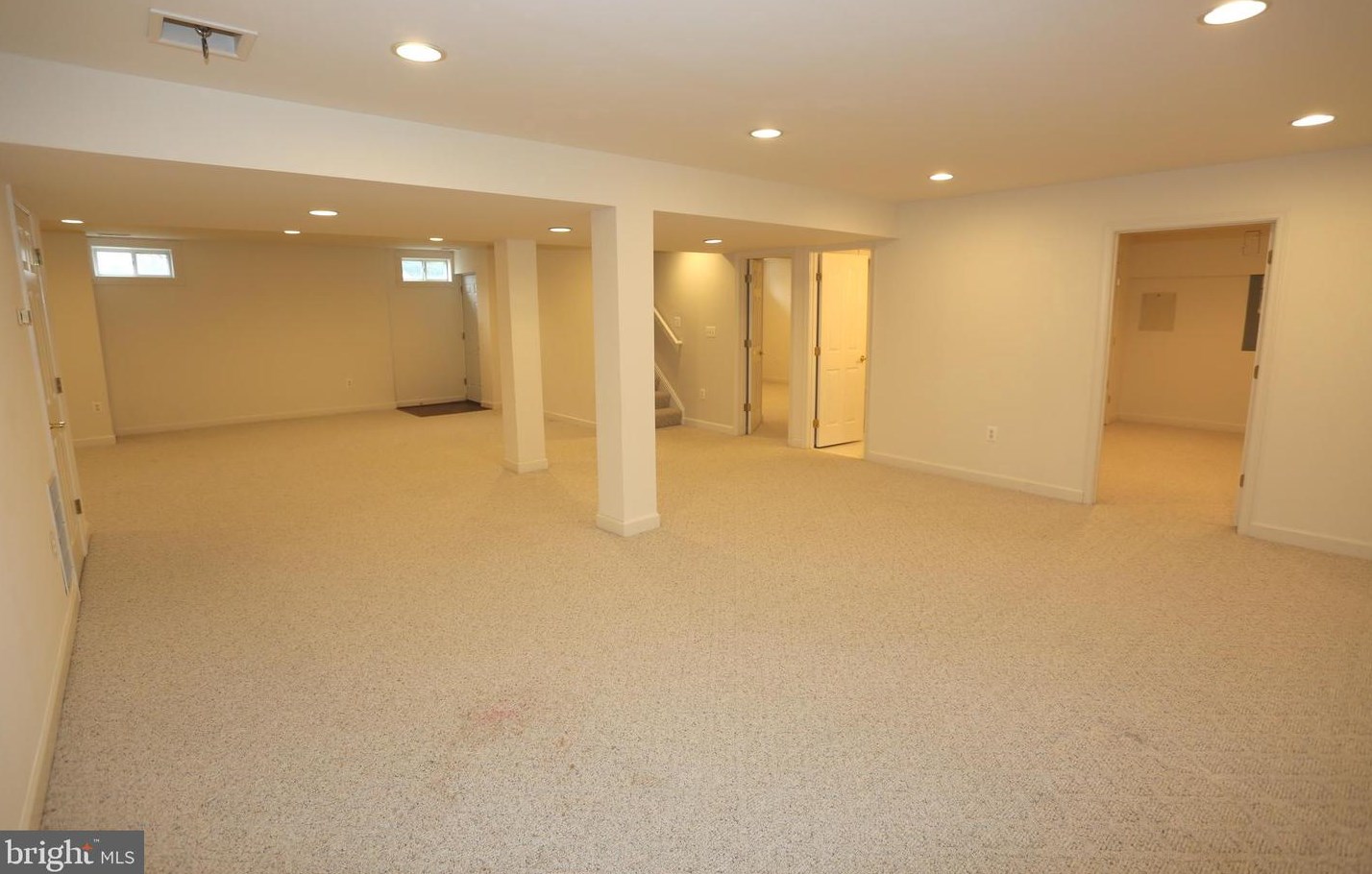 13603 Gum Spg Dr, Rockville MD 20850-3587 exterior