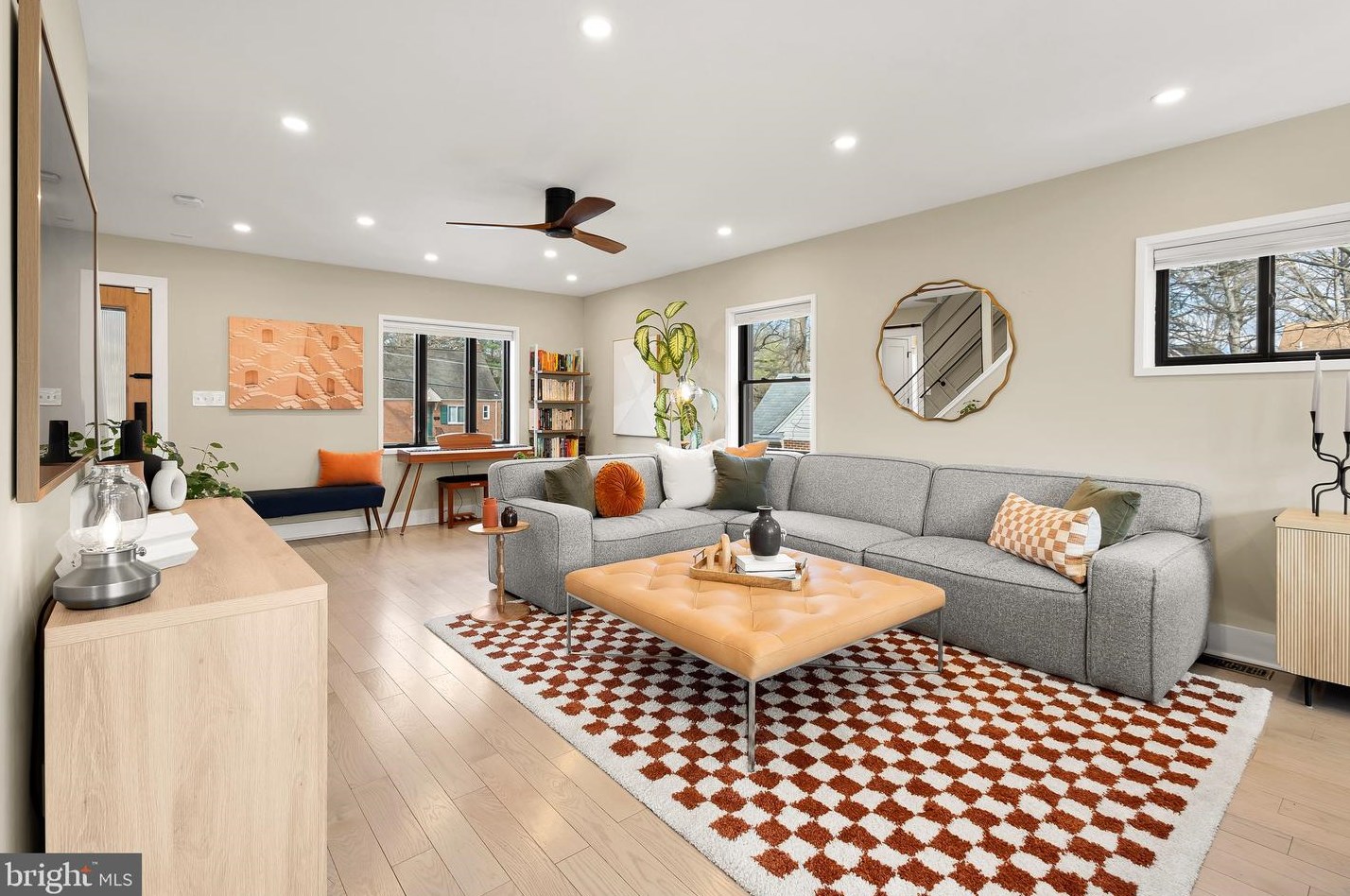 8215 Roanoke Ave, Silver Spring MD  20912-6227 exterior