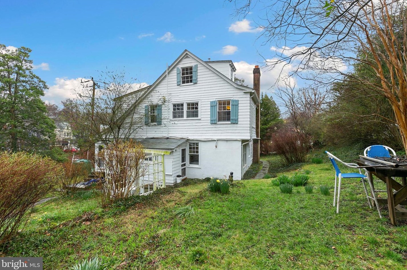 6901 Westmoreland Ave, Silver Spring MD 20912-4409 exterior