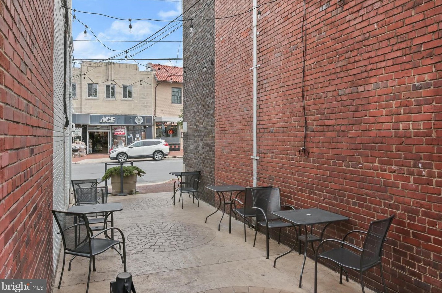 6901 Westmoreland Ave, Silver Spring MD 20912-4409 exterior