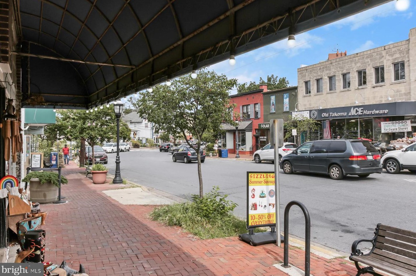 6901 Westmoreland Ave, Silver Spring MD 20912-4409 exterior