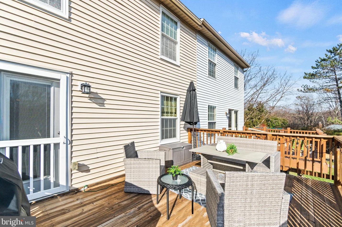 520 Palmspring Dr, Gaithersburg MD  20878-2971 exterior