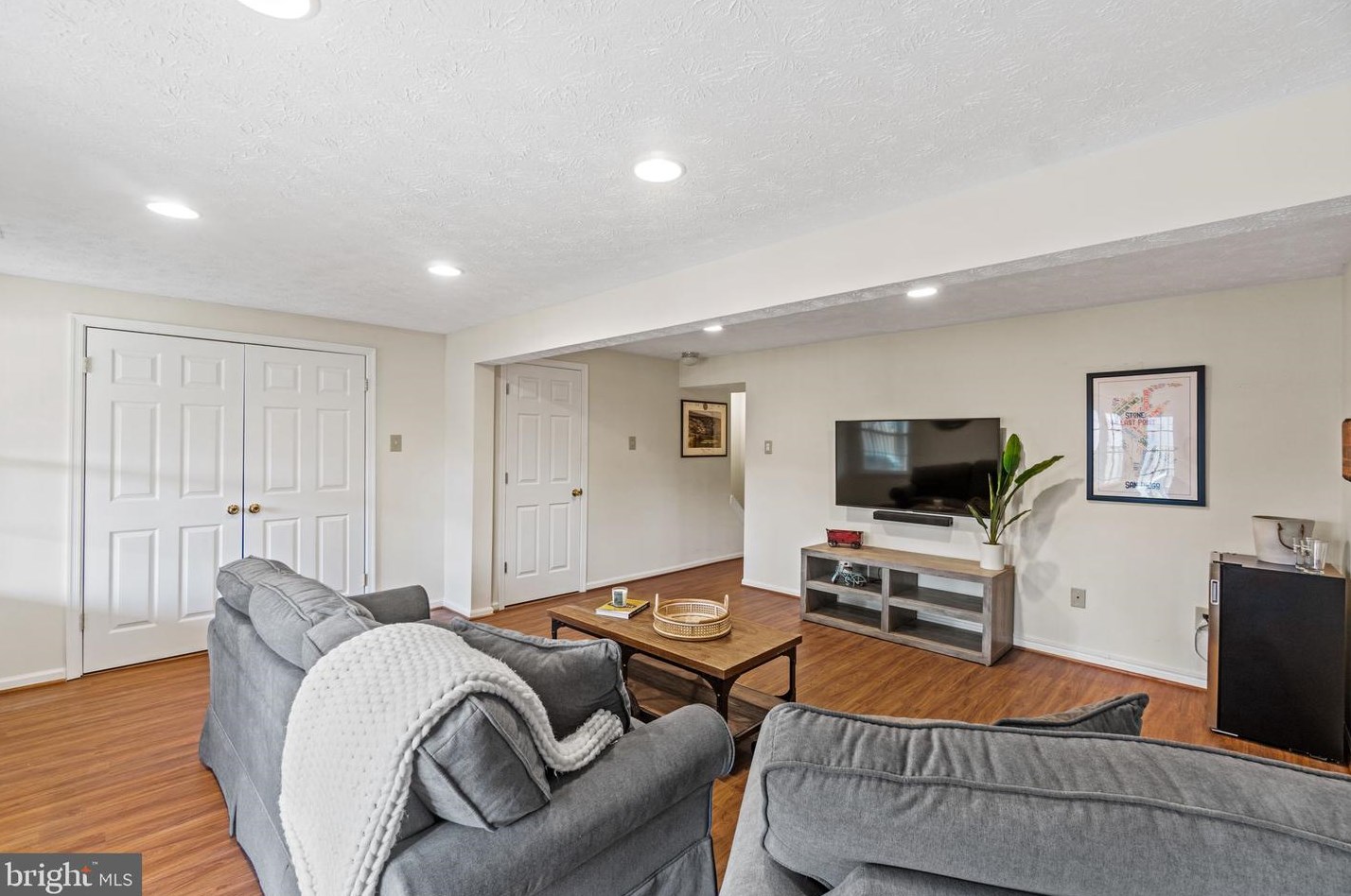 520 Palmspring Dr, Gaithersburg MD  20878-2971 exterior