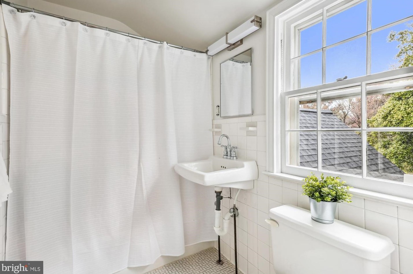 109 Williamsburg Dr, Silver Spring MD 20901-2727 exterior