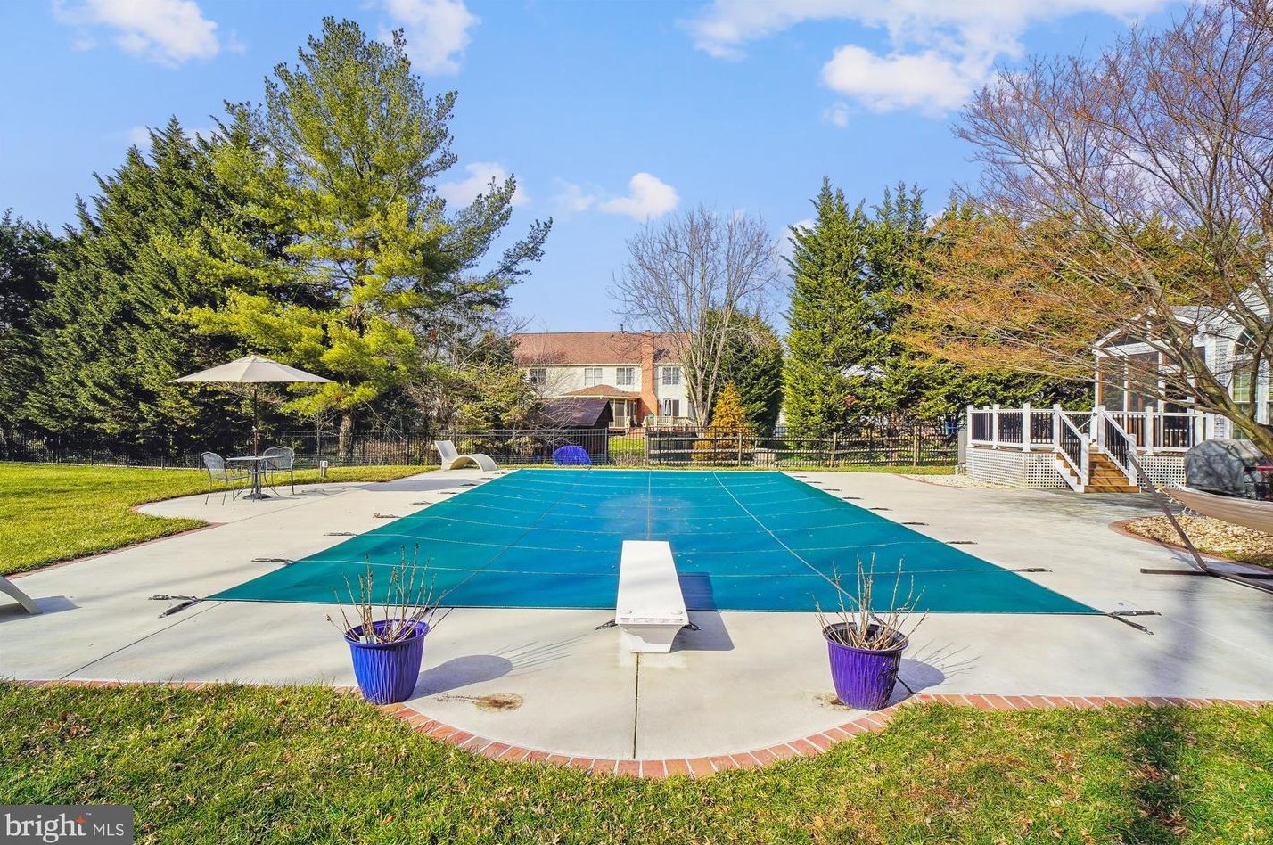 5 Selby Ct, Poolesville MD  20837-2410 exterior