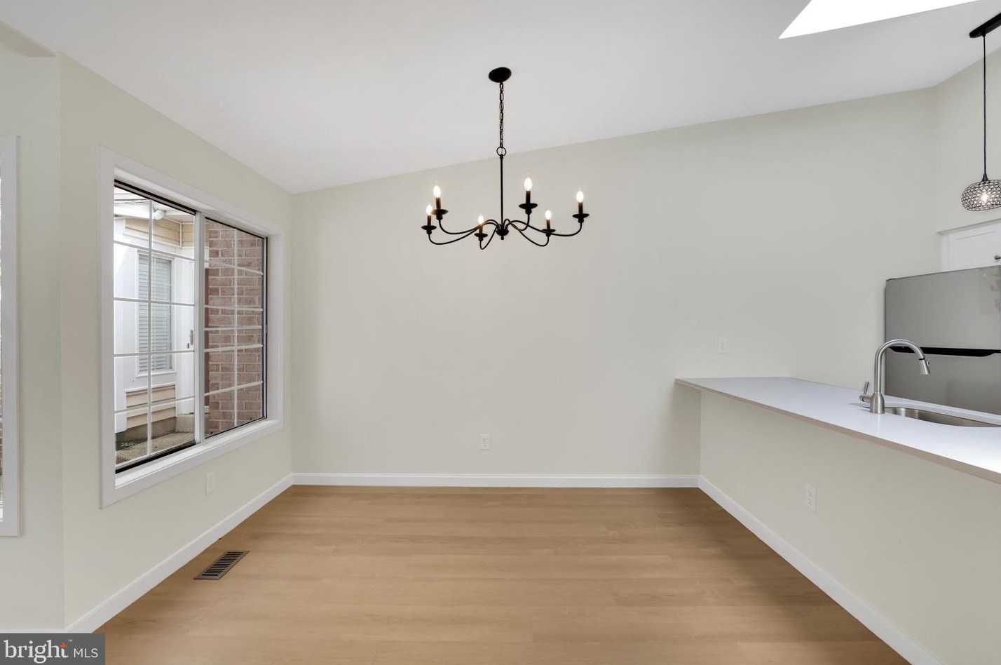 9838 Islandside Dr, Gaithersburg MD 20886-4210 exterior