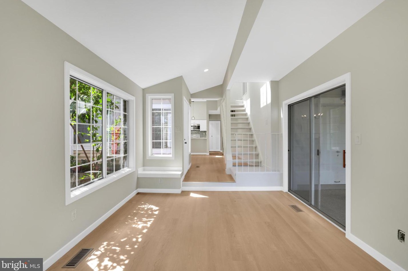 9838 Islandside Dr, Gaithersburg MD 20886-4210 exterior