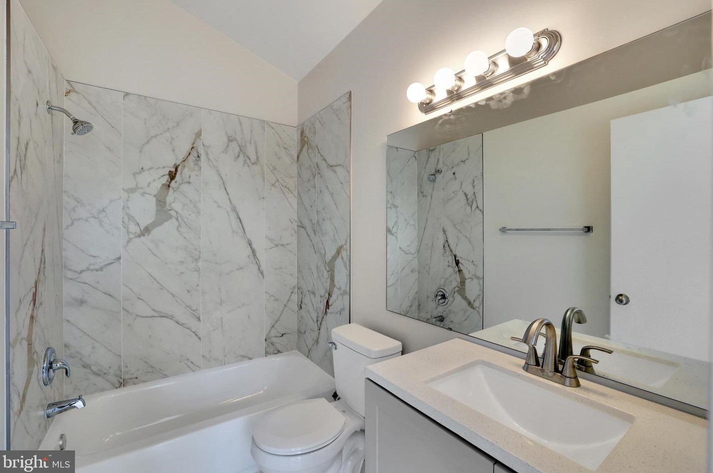 9838 Islandside Dr, Gaithersburg MD 20886-4210 exterior