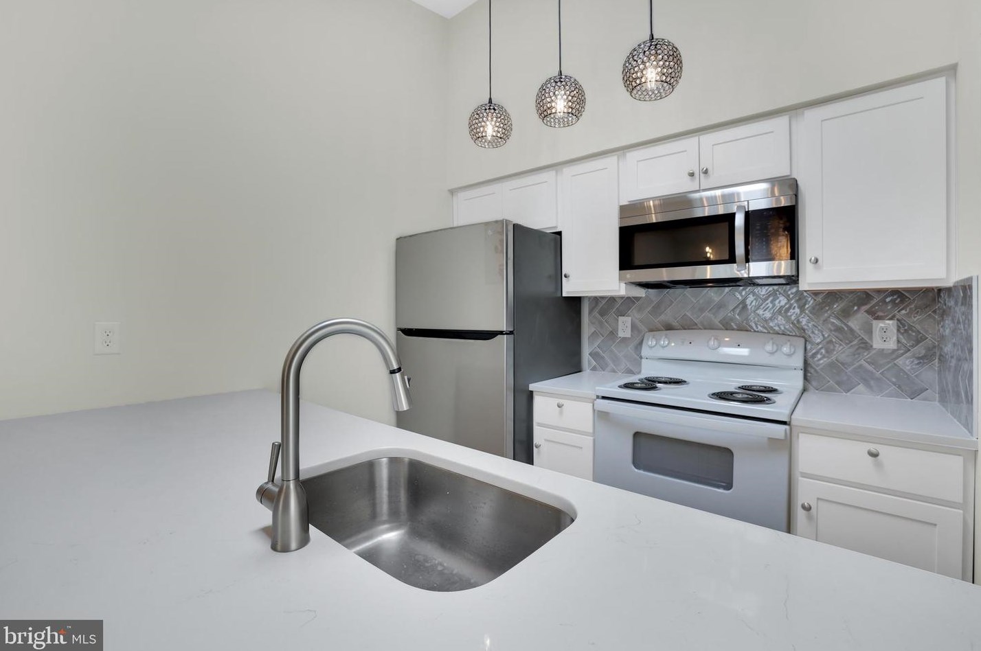 9838 Islandside Dr, Gaithersburg MD 20886-4210 exterior