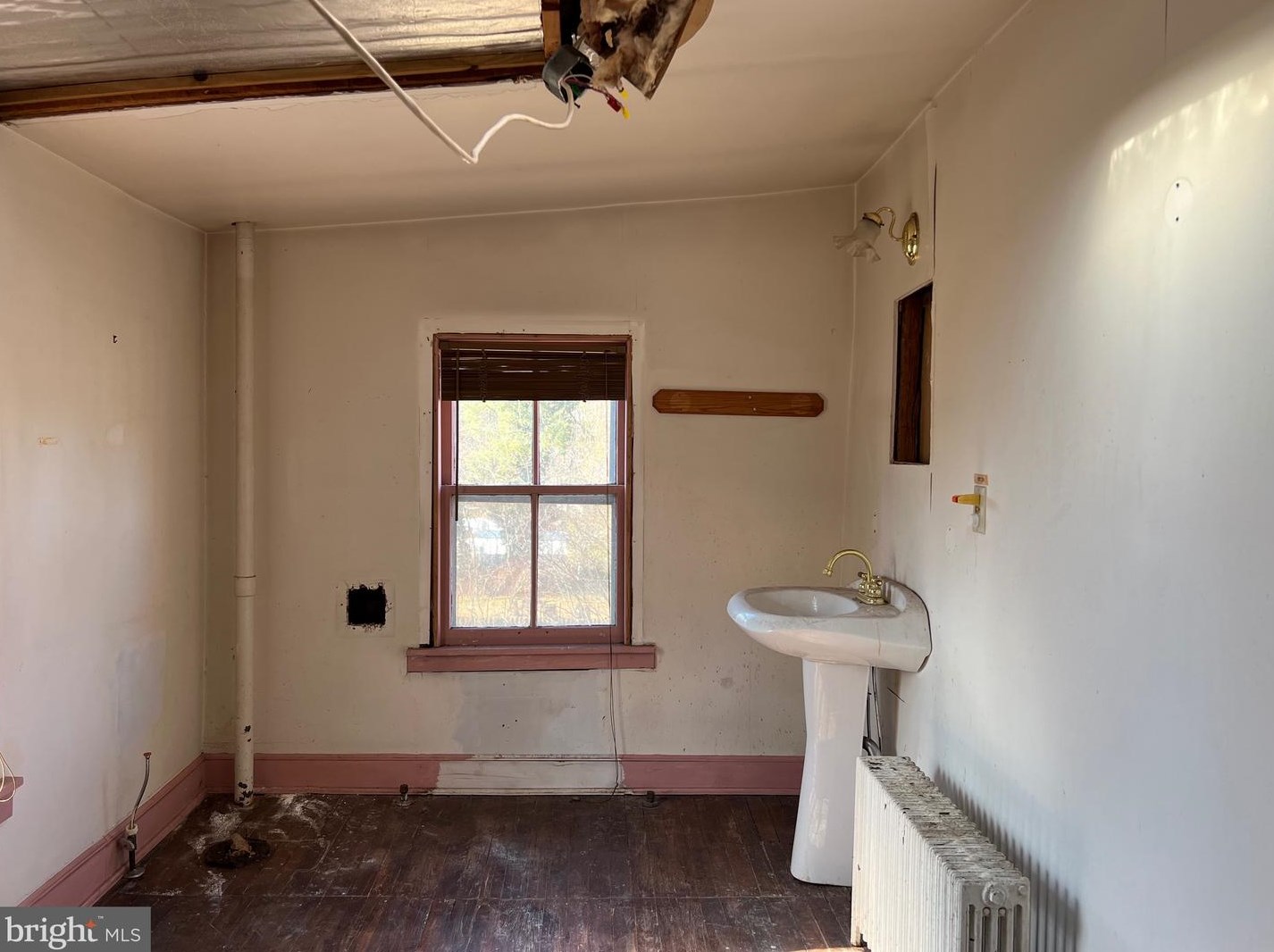 6 High St, Unity MD  20833-2500 exterior