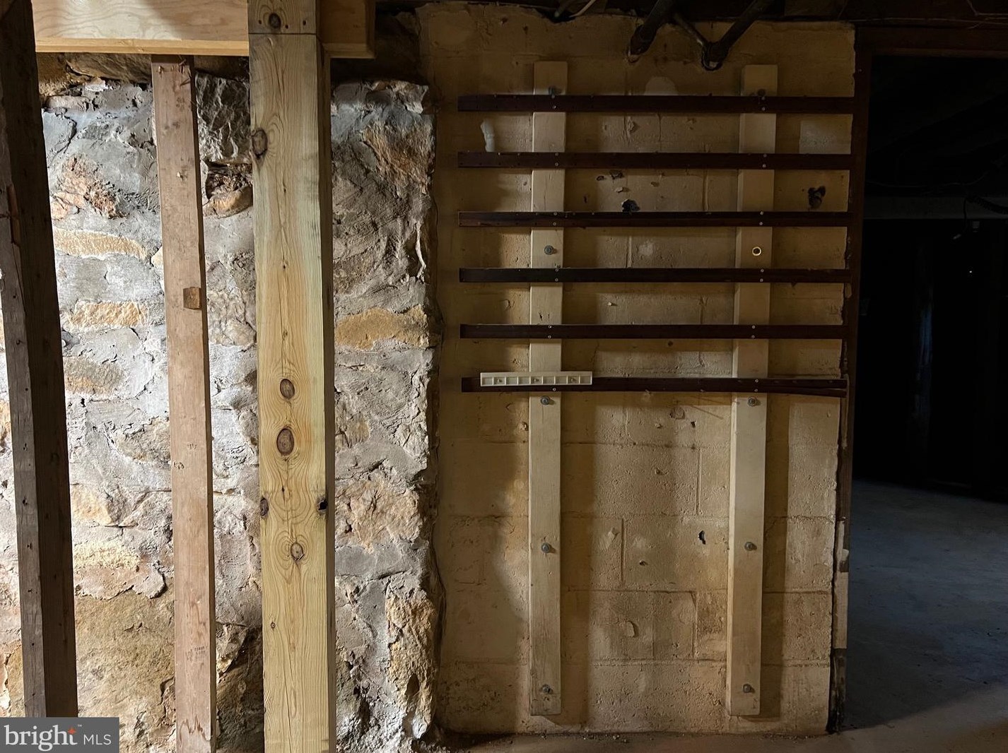 6 High St, Unity MD  20833-2500 exterior