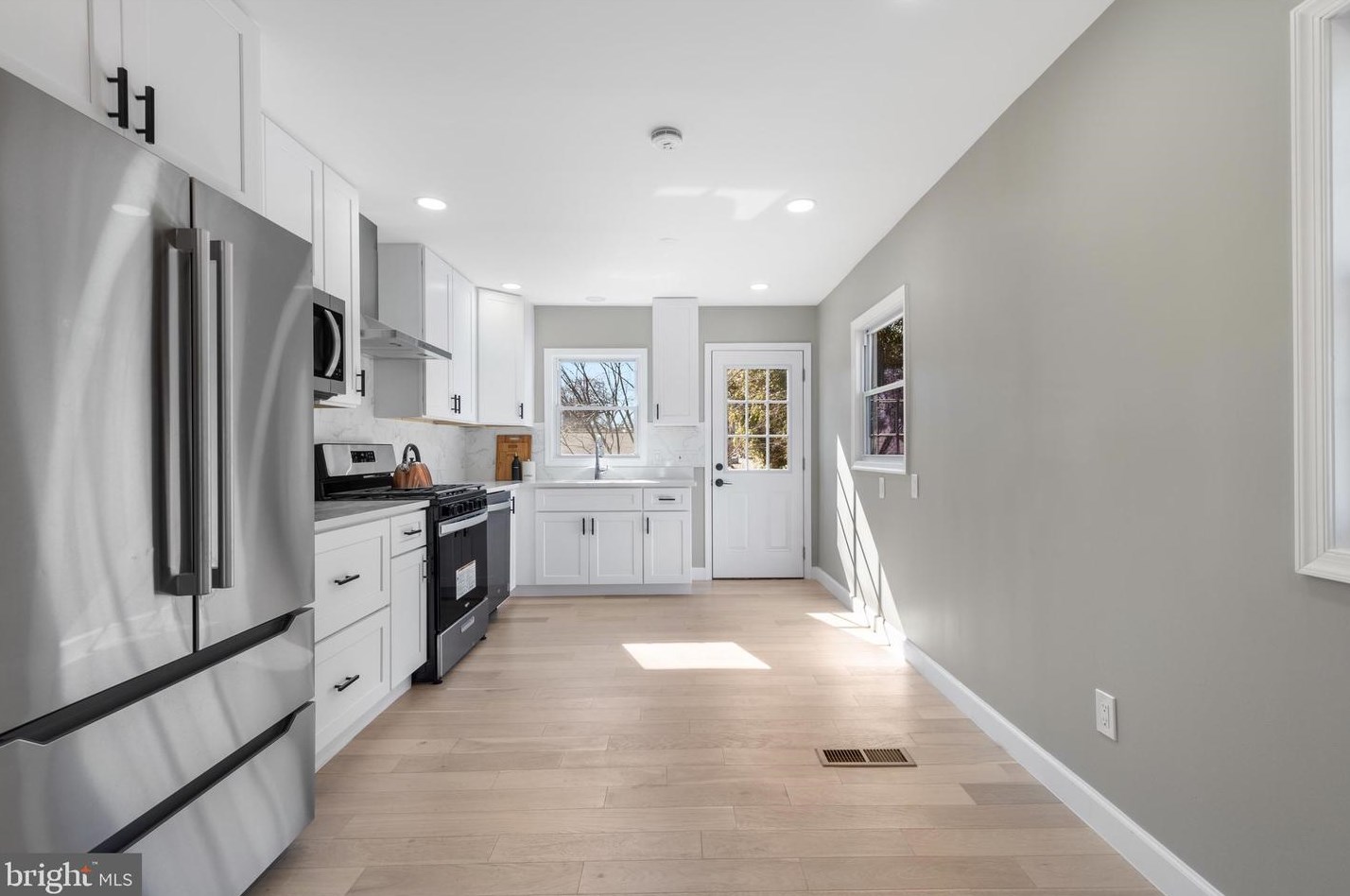 4612 Eades St, Rockville MD  20853-3021 exterior