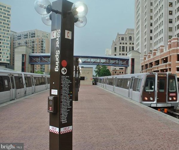 8045 Newell St, Silver Spring MD 20910-4887 exterior